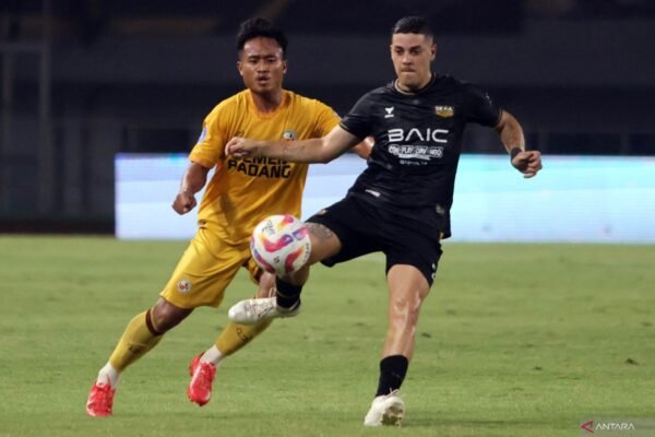 Tantangan Mental: Alexis Messidoro Siap Hadapi Pertandingan Melawan Persis Solo