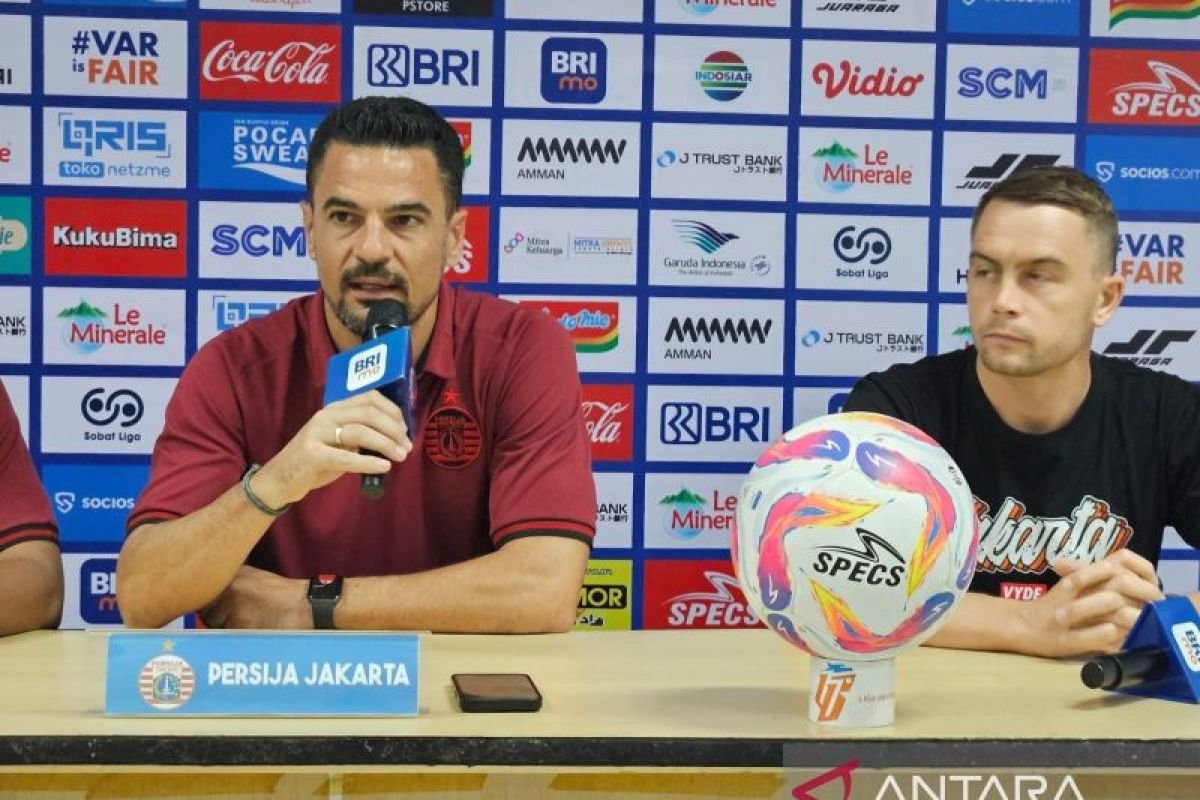 Pertandingan Doni Tri saat Persija Jakarta menjamu Semen Padang