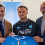 Napoli Resmi Mengamankan Winger Belanda Noa Lang dari PSV Eindhoven