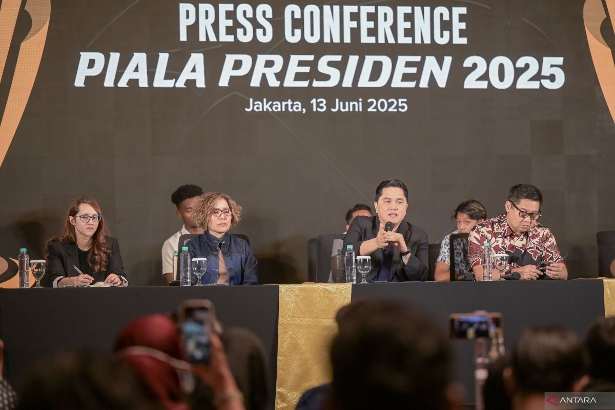 Berikut adalah beberapa alternatif judul untuk "Indra Sjafri nilai kualitas Piala Presiden tahun ini akan meningkat":

1. "Indra Sjafri: Piala Presiden Tahun Ini Diprediksi Meningkatkan Kualitas"
2. "Indra Sjafri Optimis Kualitas Piala Presiden Akan Lebih Baik Tahun Ini"
3. "Kualitas Piala Presiden Meningkat, Kata Indra Sjafri"
4. "Indra Sjafri: Piala Presiden 2023 Akan Tampilkan Kualitas yang Lebih Tinggi"
5. "Indra Sjafri: Tahun Ini, Piala Presiden Janjikan Kualitas yang Lebih Baik" 

Apakah ada alternatif lain yang Anda inginkan?