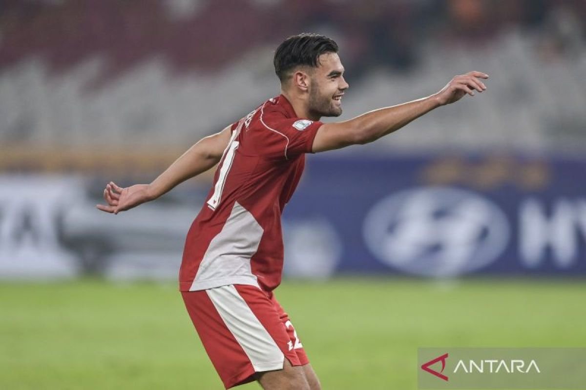 Alternatif judul untuk "Pendapat Vanenburg tentang Selebrasi Pacu Jalur Jens Raven" bisa menjadi:

1. "Analisis Vanenburg Mengenai Perayaan Pacu Jalur Jens Raven"
2. "Pandangan Vanenburg Tentang Perayaan Pacu Jalur oleh Jens Raven"
3. "Ulasan Vanenburg tentang Perayaan Pacu Jalur dari Perspektif Jens Raven"
4. "Wawasan Vanenburg Mengenai Selebrasi Pacu Jalur oleh Jens Raven"
5. "Refleksi Vanenburg terhadap Perayaan Pacu Jalur Jens Raven"

Silakan pilih atau modifikasi sesuai kebutuhan Anda!